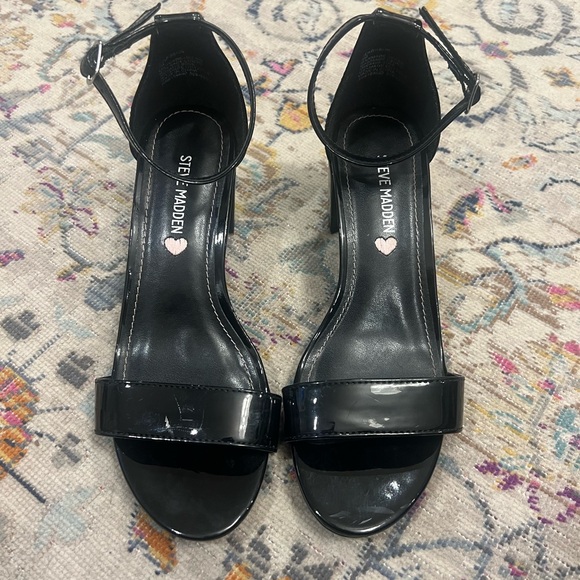 Girls Steve Madden JCarrson Ankle Strap Sandal size 4M Black Patent - Picture 3 of 9